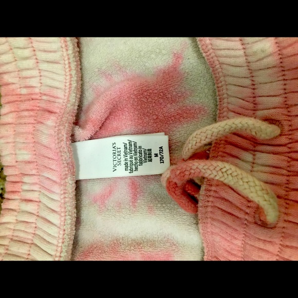 Victoria’s Secret Stretched Fleece Shorts - Picture 2 of 3